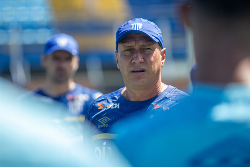 Marquinhos durante treino do Ava&iacute; – Foto: Leandro Boeira/Ava&iacute;/ND