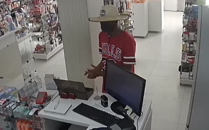 Homem anunciou assalto e pediu todo valor do caixa – Foto: Reprodu&ccedil;&atilde;o