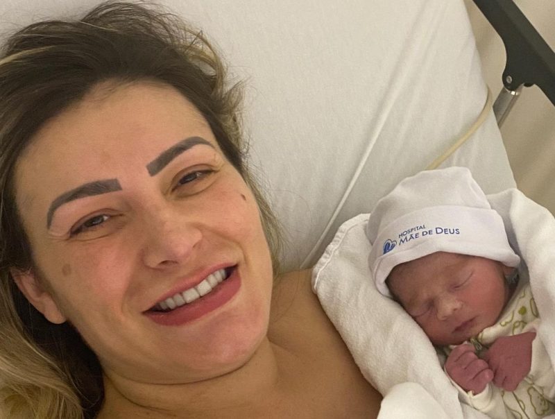 Andressa Urach deu &agrave; luz seu segundo filho, Leon. O an&uacute;ncio foi feito por ela mesma redes sociais – Foto: Reprodu&ccedil;&atilde;o/Internet