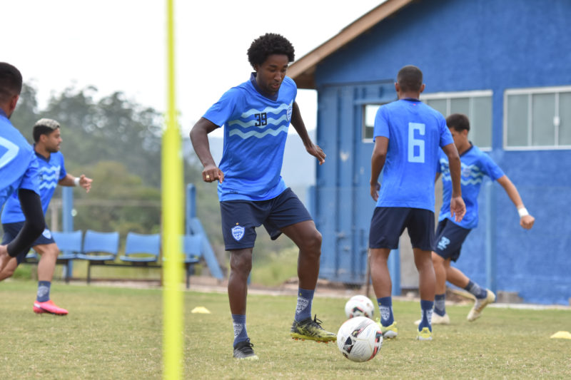 Biteco j&aacute; treinou com os novos companheiros e deve estrear contra o Marc&iacute;lio Dias&nbsp; – Foto: Tiago Winter/Divulga&ccedil;&atilde;o/ND