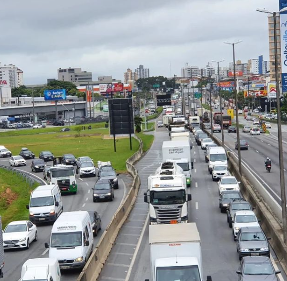 KM 207 da BR-101 est&aacute; interditada devido a acidente de tr&acirc;nsito – Foto: Internet/Reprodu&ccedil;&atilde;o/ND
