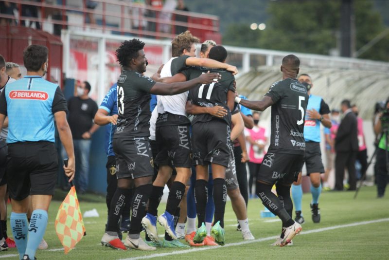 Brusque vence o Marc&iacute;lio Dias pelo Campeonato Catarinense – Foto: Lucas Gabriel/Brusque/ND