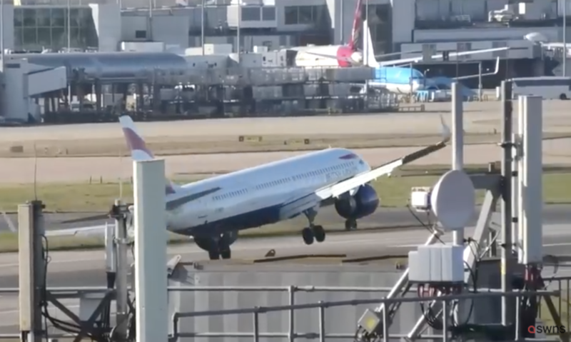 Momento tenso em que o piloto arremeteu o pouso no Aeroporto de Londres – Foto: Reprodu&ccedil;&atilde;o