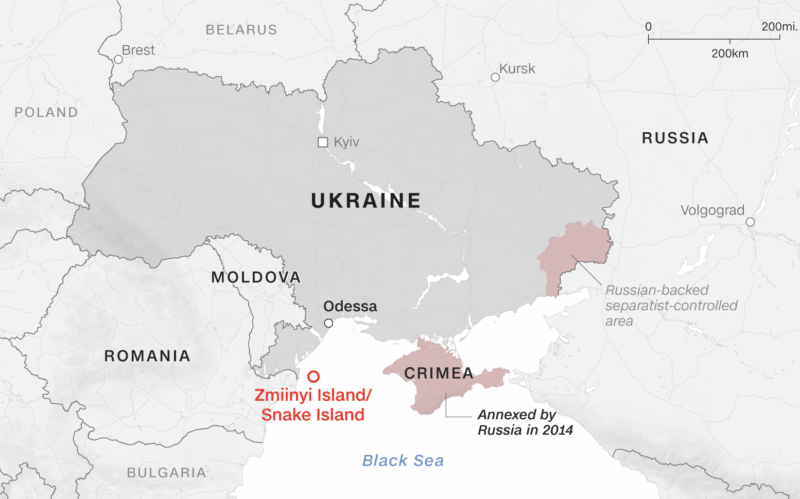 A pequena Ilha das Cobras, na fronteira mar&iacute;tima da Ucr&acirc;nia, teve os primeiros m&aacute;rtires do conflito que acontece na Europa – Foto: Reprodu&ccedil;&atilde;o