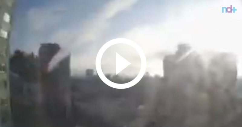 M&iacute;ssil russo atinge pr&eacute;dio na capital da Ucr&acirc;nia – Foto: Reprodu&ccedil;&atilde;o/Internet
