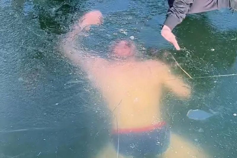 Boris Oravec n&atilde;o conseguia encontrar a sa&iacute;da ap&oacute;s mergulhar em lago congelado – Foto: Reprodu&ccedil;&atilde;o/ND