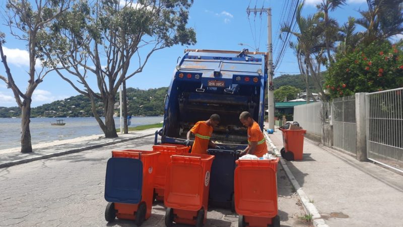 Empresa realiza coleta de lixo em Florianópolis