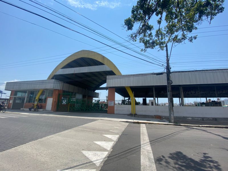 Milhares de pessoas fazem travessia entre Itaja&iacute; e Navegantes todos os dias – Foto: Isabella Dotta/NDTV Record/aja&iacute;a