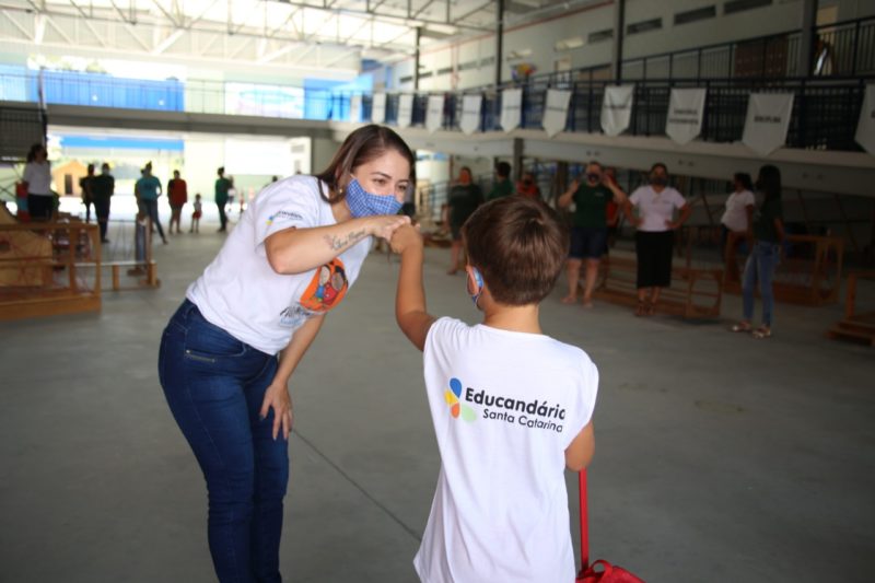 Alunos de S&atilde;o Jos&eacute; voltaram &agrave;s aulas – Foto: Bia de Liz/Secom PMSJ/Divulga&ccedil;&atilde;o/ND