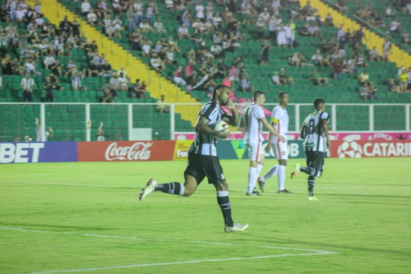 Figueirense perde para o Pr&oacute;spera no Scarpelli e se complica – Foto: L&eacute;o Piva/FFC/ND