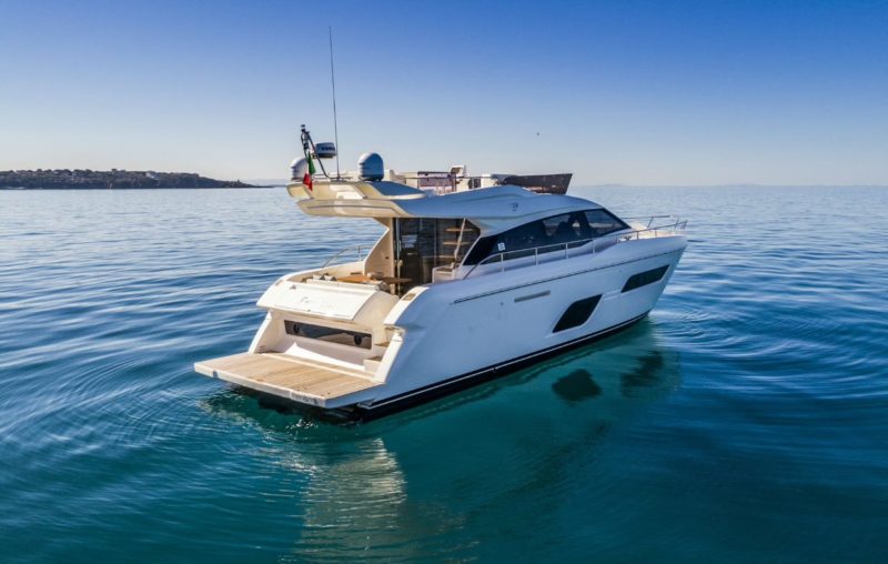 Primeira unidade Ferretti Yachts produzido em Itaja&iacute; j&aacute; foi entregue e grupo pretende entregar mais sete embarca&ccedil;&otilde;es at&eacute; o fim de 2022 – Foto: Rotas Comunica&ccedil;&atilde;o/Reprodu&ccedil;&atilde;o