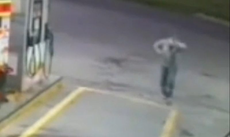 Homem foi flagrado por c&acirc;meras de monitoramento – Foto: Reprodu&ccedil;&atilde;o/Internet/ND