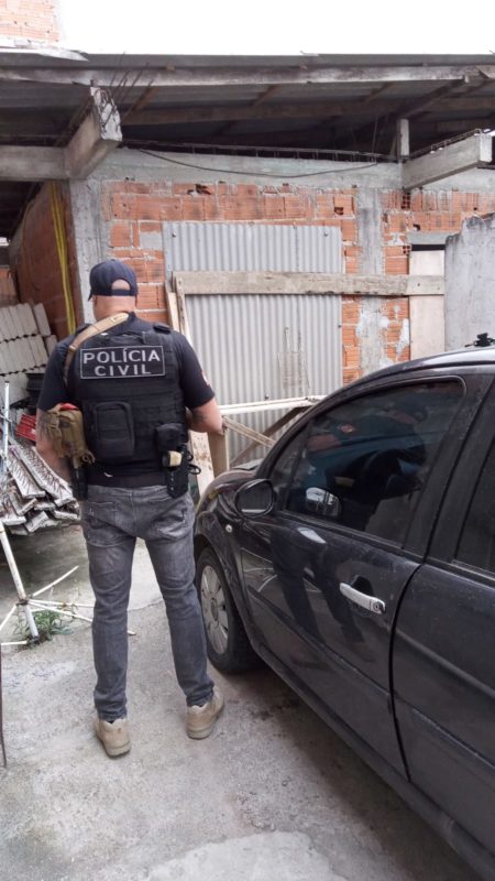 Os furtos aconteciam na madrugada, em postos de combust&iacute;veis.&nbsp;Os alvos eram cargas transportadas em cont&ecirc;ineres, que continham produtos importados – Foto: Pol&iacute;cia Civil/Divulga&ccedil;&atilde;o
