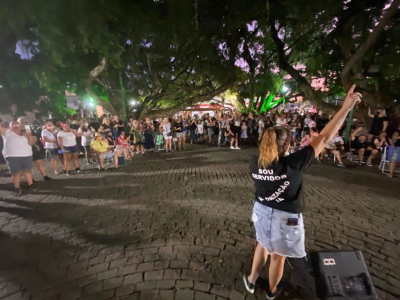 Servidores decidiram continuar com a greve em Cambori&uacute; – Foto: Sisemcam/Divulga&ccedil;&atilde;o