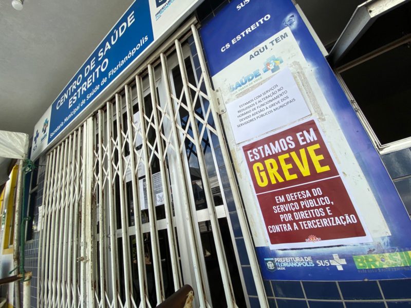 Posto de saúde do Estreito, em Florianópolis, fechado