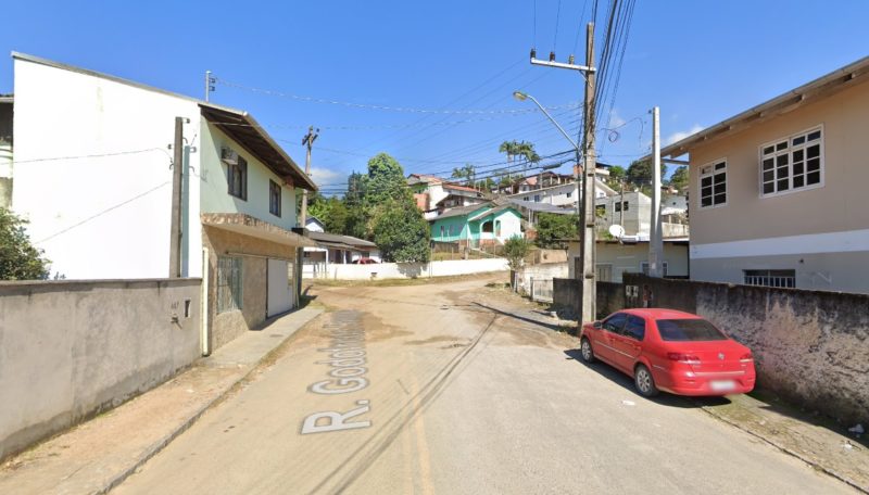 Corpo de homem foi encontrado em casa abandonada em Blumenau