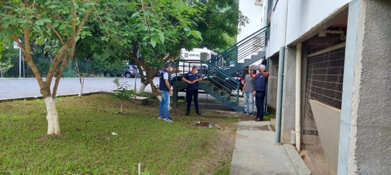 Inspe&ccedil;&atilde;o da Vigil&acirc;ncia Sanit&aacute;ria de Florian&oacute;polis foi no pr&eacute;dio do IGP no Itacorubi – Foto: PMF/Divulga&ccedil;&atilde;o/ND
