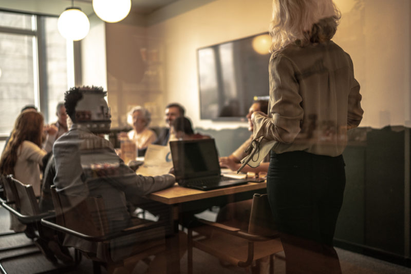 A miss&atilde;o do curso L&iacute;der Coach &eacute; reconhecer as pot&ecirc;ncias e potenciais, desenvolver as compet&ecirc;ncias e orientar a equipe na defini&ccedil;&atilde;o de metas bem definidas e concretas que levem aos objetivos da empresa – Foto: Divulga&ccedil;&atilde;o