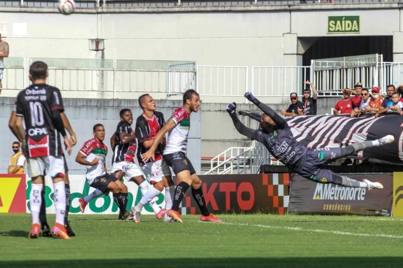 Trope&ccedil;os dos advers&aacute;rios “ajudaram” o JEC, que n&atilde;o faz a sua parte no Estadual – Foto: Vitor Forcellini/JEC/Divulga&ccedil;&atilde;o/ND
