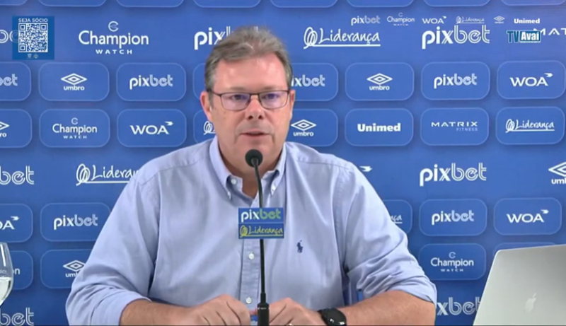 J&uacute;lio Heerdt, presidente do Ava&iacute; fala sobre o momento do clube e as cobran&ccedil;as pela rea&ccedil;&atilde;o. – Foto: TV Ava&iacute;/reprodu&ccedil;&atilde;o