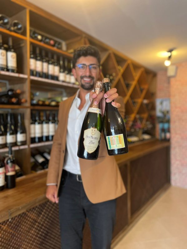 Sommelier Kevin Kremer – Foto: Emp&oacute;rio Floripa/Divulga&ccedil;&atilde;o