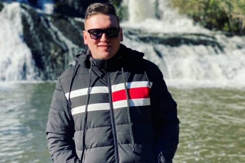 Luiz Henrique morreu ap&oacute;s um acidente de tr&acirc;nsito na Estrada Timb&eacute; – Foto: Internet