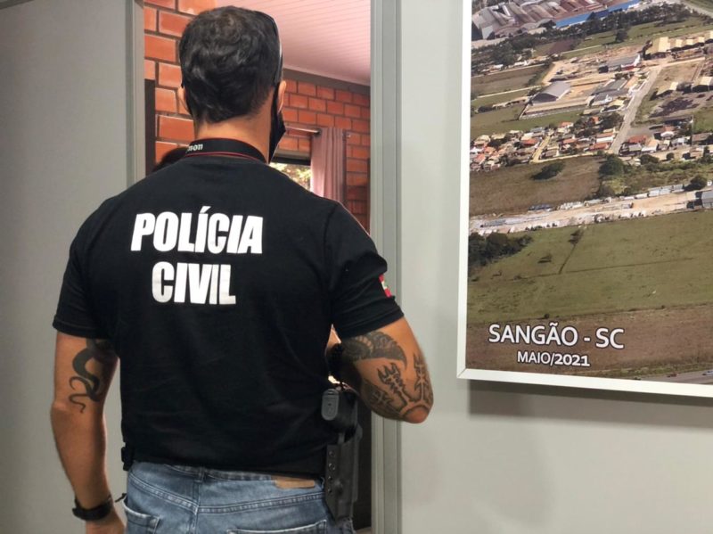 Na primeira fase da operação, dois empresários foram presos por suspeita de participarem no esquema &#8211; Foto: Polícia Civil/Divulgação ND