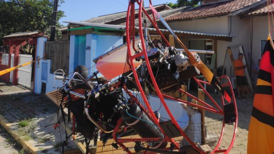 Ônibus escolar que levava alunos para zoológico em Balneário