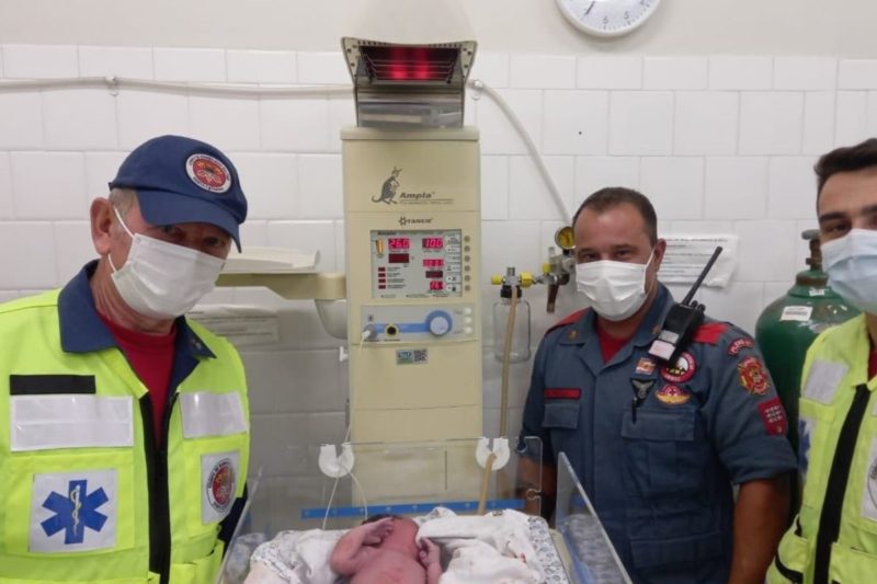 Parto foi realizado na madrugada desta segunda-feira (7) – Foto: Bombeiros Militares/Divulga&ccedil;&atilde;o/ND