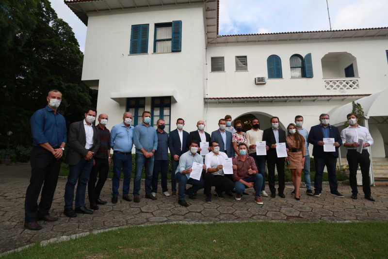 Oito munic&iacute;pios da regi&atilde;o assinaram contrato de ades&atilde;o ao programa do governo do Estado nesta segunda-feira (31) – Foto: Julio Cavalheiro/Secom