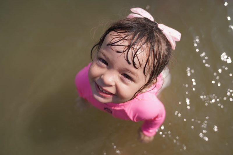 Com o tempo tranquilo e a movimenta&ccedil;&atilde;o controlada, as crian&ccedil;as tiveram mais espa&ccedil;os para brincar – Foto: Diorgenes Pandini/Especial para o ND