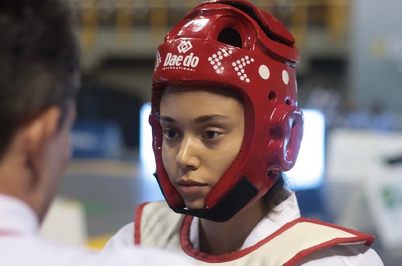 Maria Clara Farina Rosa, atleta da Associa&ccedil;&atilde;o Chapecoense de Taekwondo, garantiu a vaga na sele&ccedil;&atilde;o com o vice- campeonato na competi&ccedil;&atilde;o – Foto: Prefeitura de Chapec&oacute;/ND