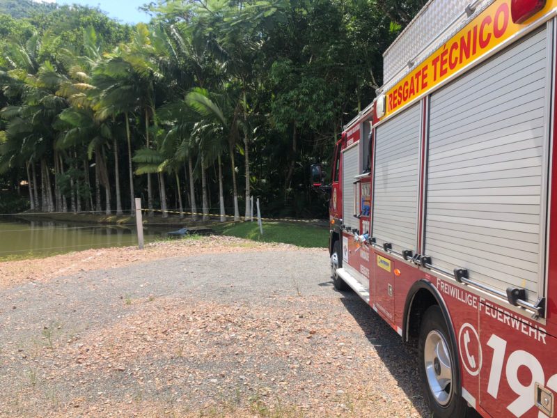 O corpo foi encontrado por volta do 12h pr&oacute;ximo ao vertedouro – Foto: Raphael Carrasco/Divulga&ccedil;&atilde;o/ND