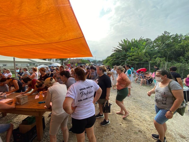 Servidores est&atilde;o reunidos nesta quarta (23) – Foto: Sisemcam/Divulga&ccedil;&atilde;o