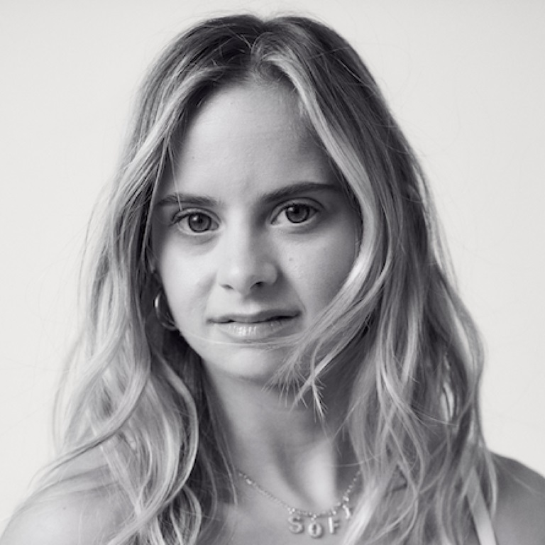 O time das Angels da Victoria´s Secret inclui uma linda modelo com síndrome de down