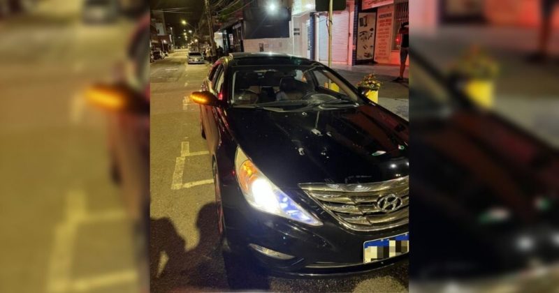 Imagem mostra carro preto que o homem estava no momento do crime