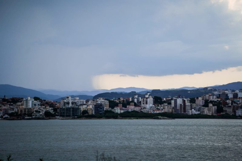 Massa de ar fria deve ser registrada durante a semana e pancadas de chuvas isoladas tamb&eacute;m – Foto: Diorgenes Pandini/ND