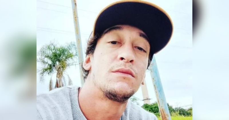 Trabalhador foi atingido por uma lasca de madeira – Foto: Reprodu&ccedil;&atilde;o/Internet