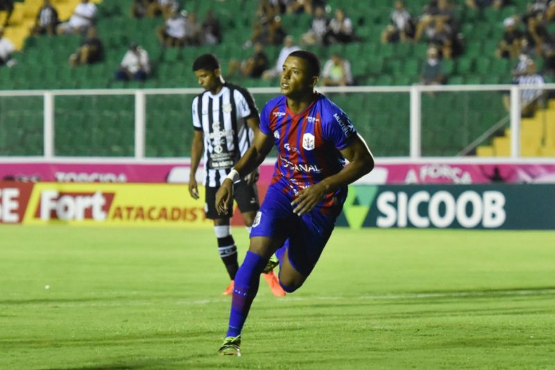 Artilheiro Z&eacute; Vitor chama a aten&ccedil;&atilde;o pela bola e desenvoltura com as palavras – Foto: Tiago Winter – Divulga&ccedil;&atilde;o/CNMD