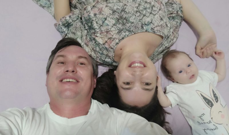 família completa kelly, fabio e mikaela