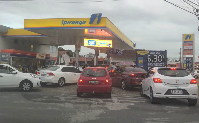 Corrida aos postos de gasolina de Joinville – Foto: Duane Correia/NDTV