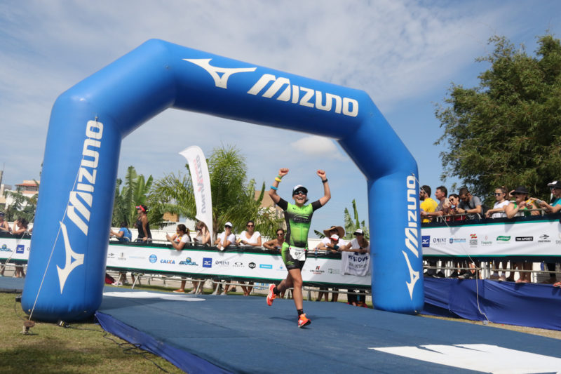 A prova de triatlo termina com uma meia maratona de 21 km pela regi&atilde;o norte de Florian&oacute;polis – Foto: F&aacute;bio Falconi/Unlimited Sports