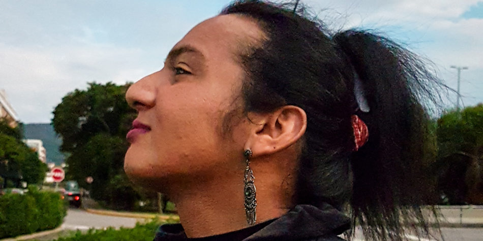 “Quando temos conhecimento, não deixamos passar por cima da gente”, garante universitária trans - ND Mais