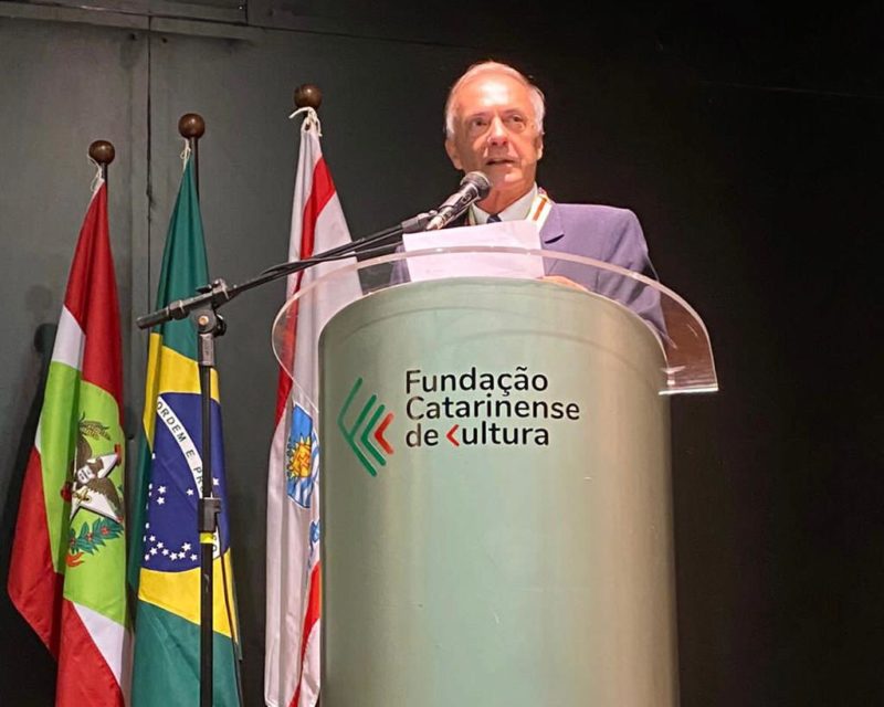 Marcos Laffin em discurso de posse da cadeira 9 da ACL – Foto: Divulga&ccedil;&atilde;o/ND