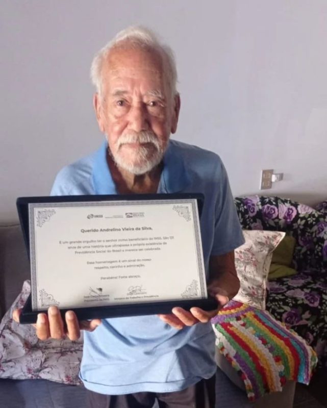 Ainda em mar&ccedil;o, Andrelino ganhou uma homenagem do Minist&eacute;rio do Trabalho e Previd&ecirc;ncia – Foto: Reprodu&ccedil;&atilde;o/Internet