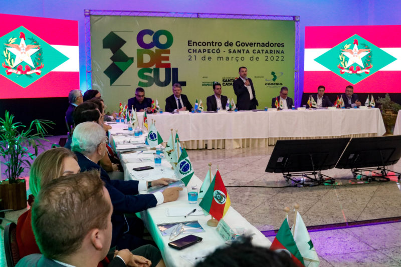 Assinatura ocorreu durante o encontro dos governadores do Codesul. – Foto: Mauricio Vieira/SECOM-SC/ND