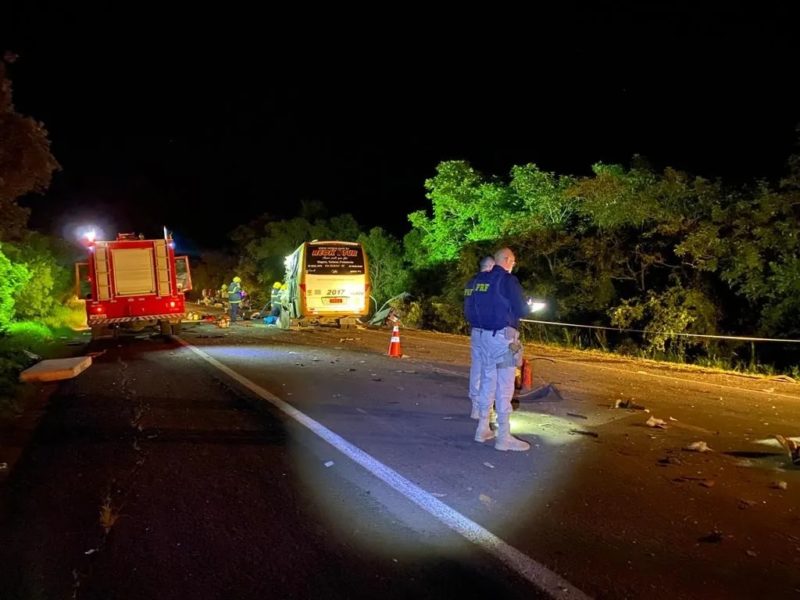 Acidente no RS deixa seis mortos e 13 feridos – Foto: PRF/ND
