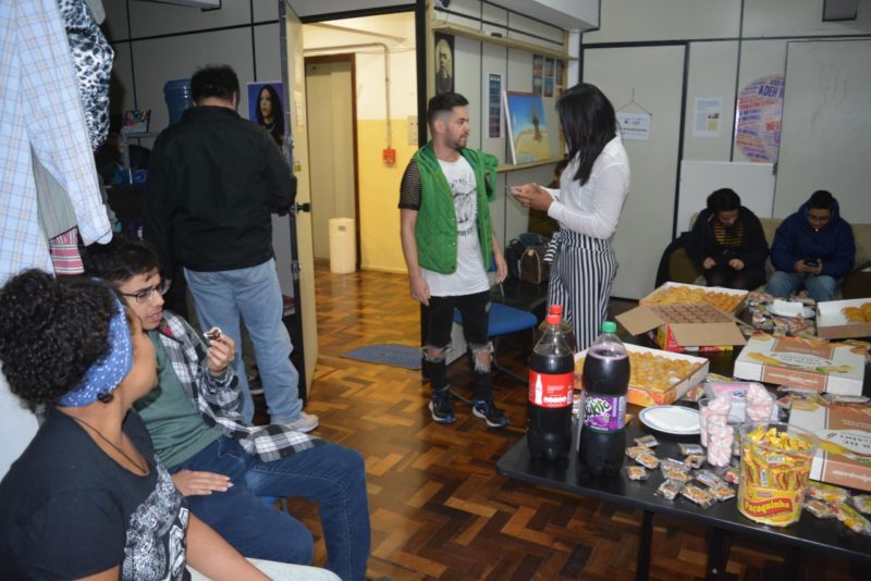 Uma das ações realizadas pela ADEH antes da pandemia era o Café da ADEH, na antiga sede da associação. &#8211; Foto: Arquivo pessoal/Divulgação/ND