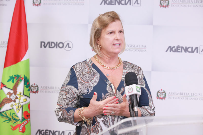 Adeliana Dal Pont &eacute; coordenadora da Escola do Legislativo – Foto: Vicente Schmitt/Divulga&ccedil;&atilde;o/ND