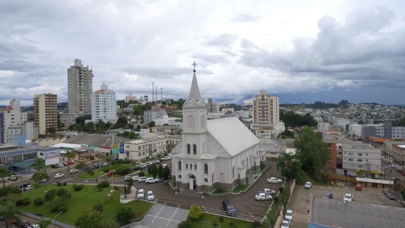 A cidade de Ca&ccedil;ador completa 88 anos de hist&oacute;ria – Foto: RB V&iacute;deo Produtora